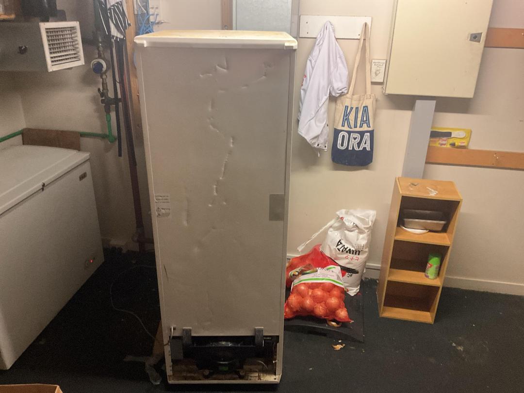 Photo '2' of Mitsubishi Refrigerator