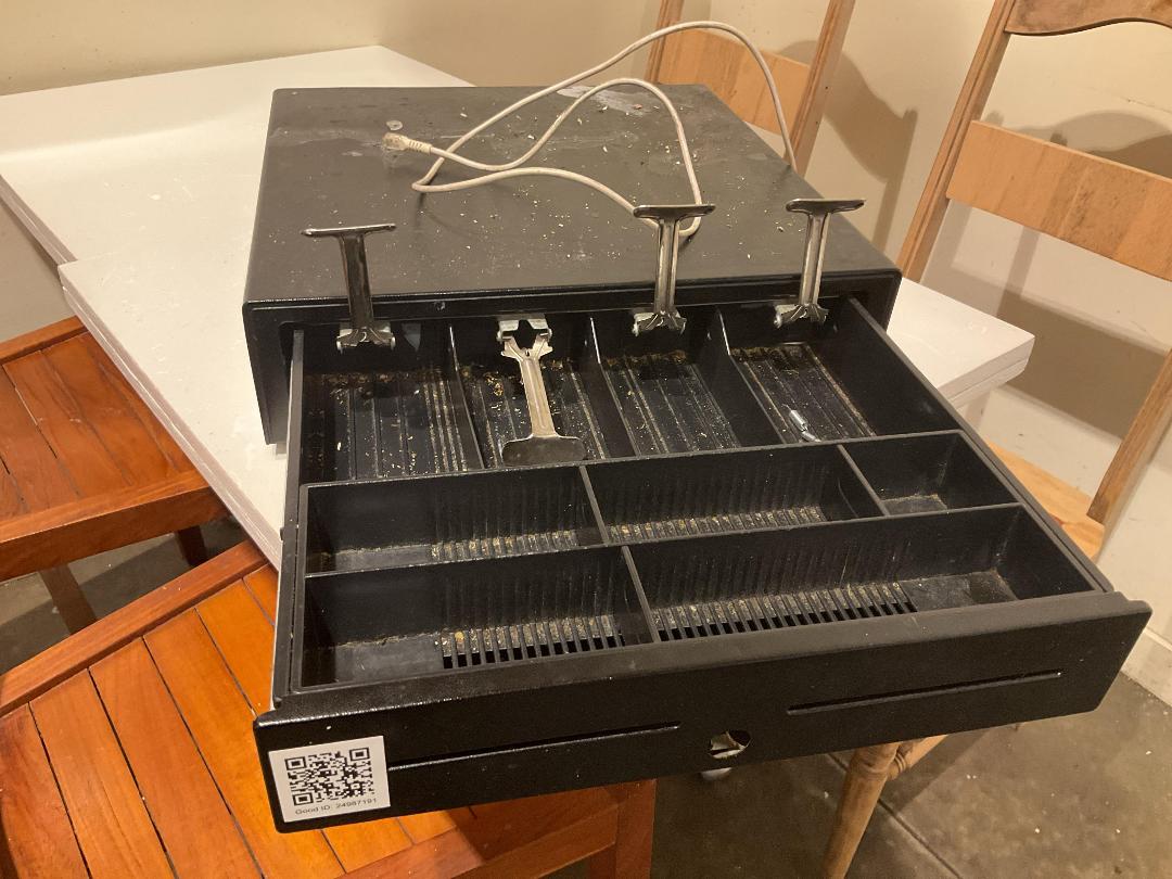 Photo '4' of Cash draw