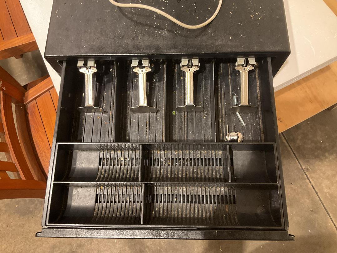 Photo '3' of Cash draw