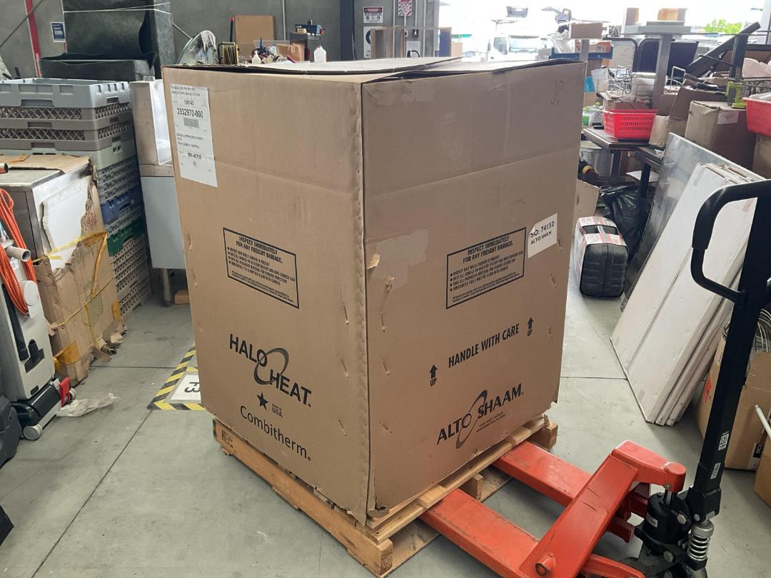 Photo '8' of Cook & Hold Smoker Oven - Alto Shaam Photo '8' of Cook & Hold Smoker Oven - Alto Shaam