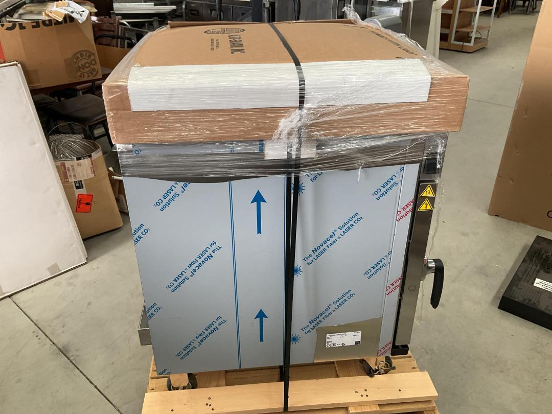 Photo '3' of Cook & Hold Smoker Oven - Alto Shaam Photo '3' of Cook & Hold Smoker Oven - Alto Shaam