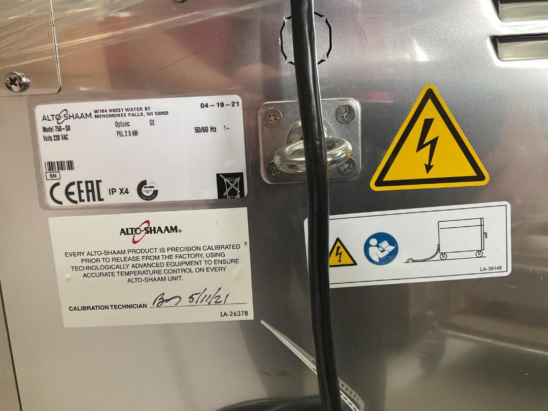 Photo '5' of Cook & Hold Smoker Oven - Alto Shaam Photo '5' of Cook & Hold Smoker Oven - Alto Shaam