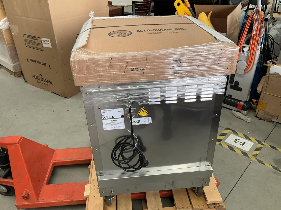 Photo '4' of Cook & Hold Smoker Oven - Alto Shaam Photo '4' of Cook & Hold Smoker Oven - Alto Shaam