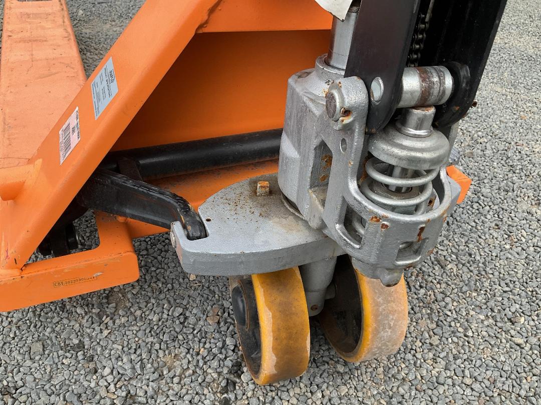 Photo '5' of Pallet Jack