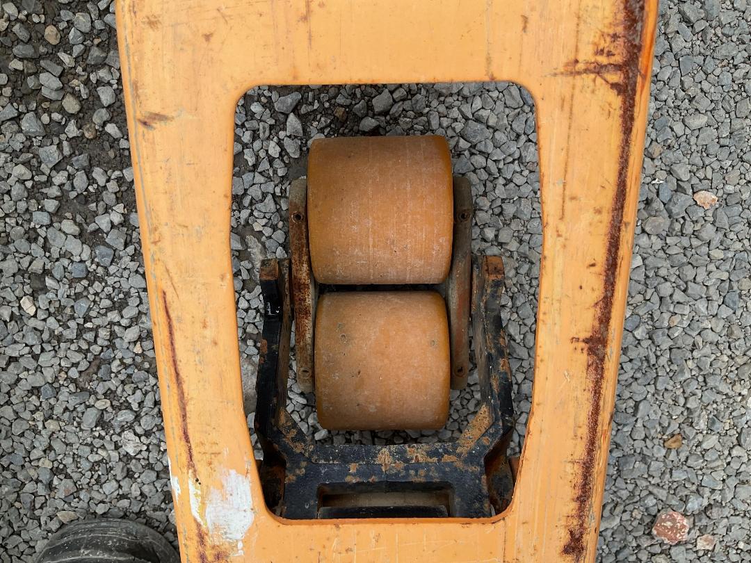 Photo '5' of Pallet Jack