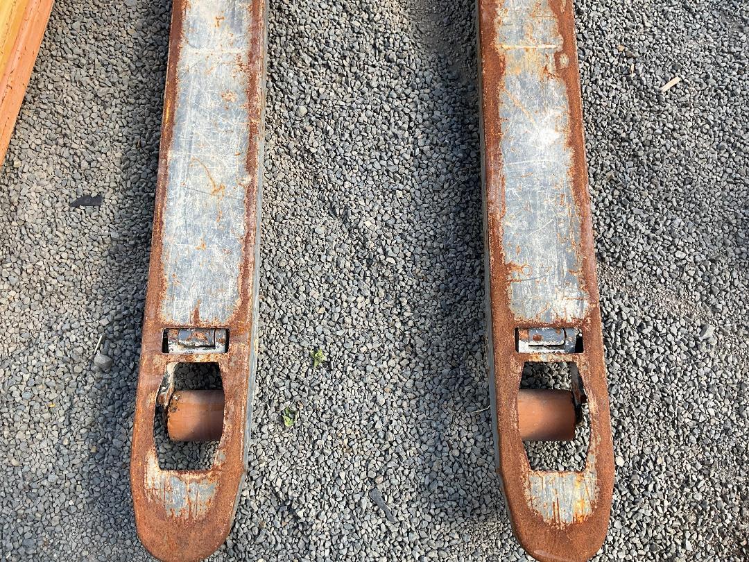 Photo '4' of AstroLift Electric Pallet Jack