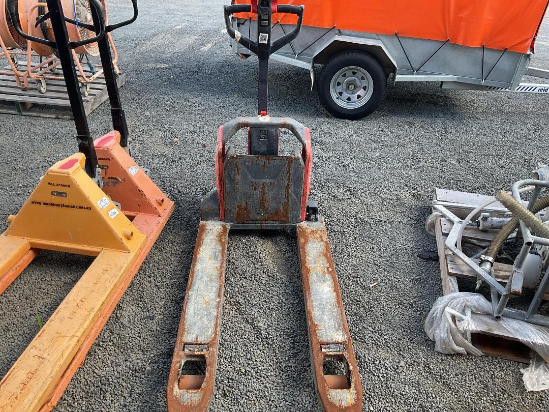 Photo '3' of AstroLift Electric Pallet Jack