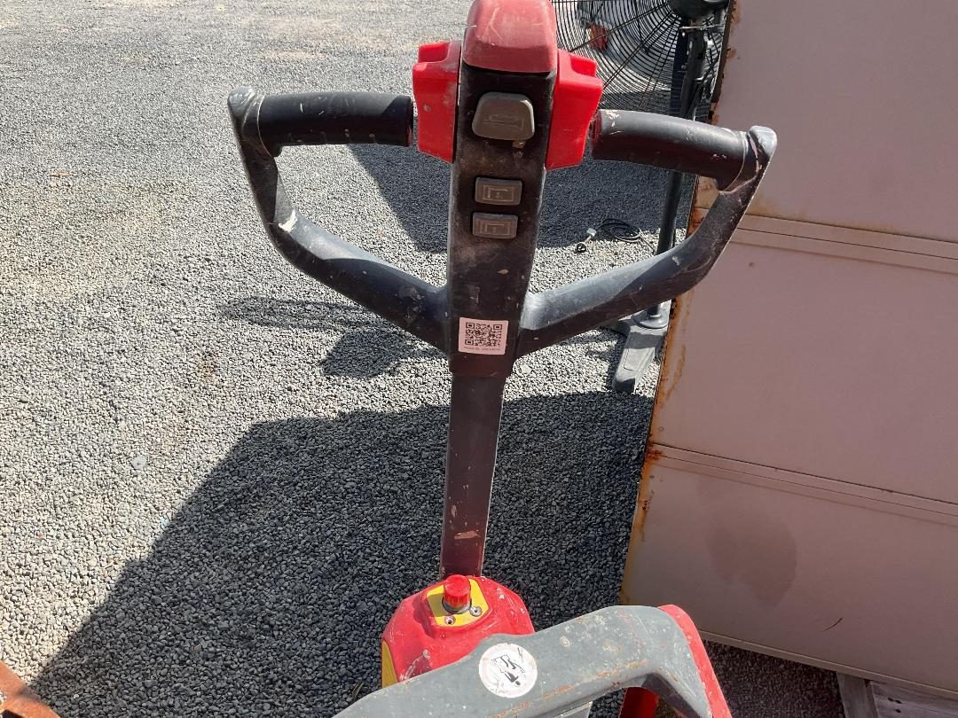 Photo '4' of AstroLift Electric Pallet Jack