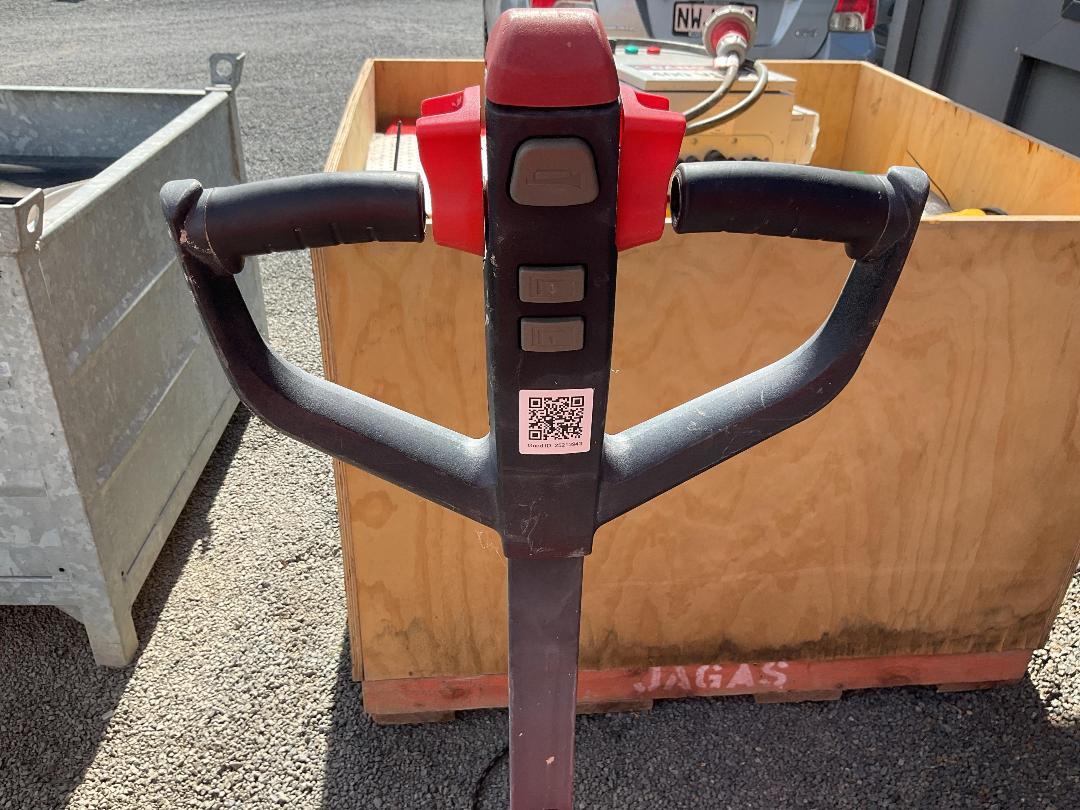 Photo '5' of AstroLift Electric Pallet Jack