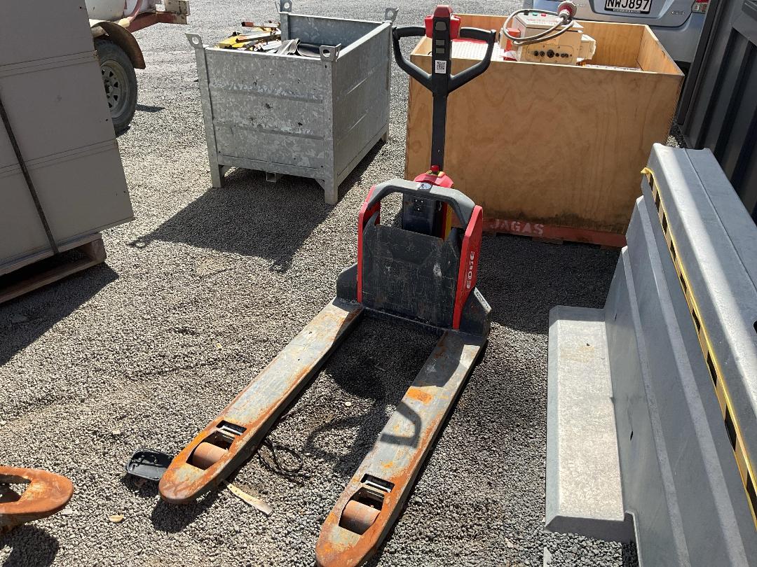 Photo '2' of AstroLift Electric Pallet Jack