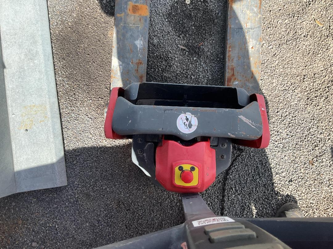 Photo '8' of AstroLift Electric Pallet Jack