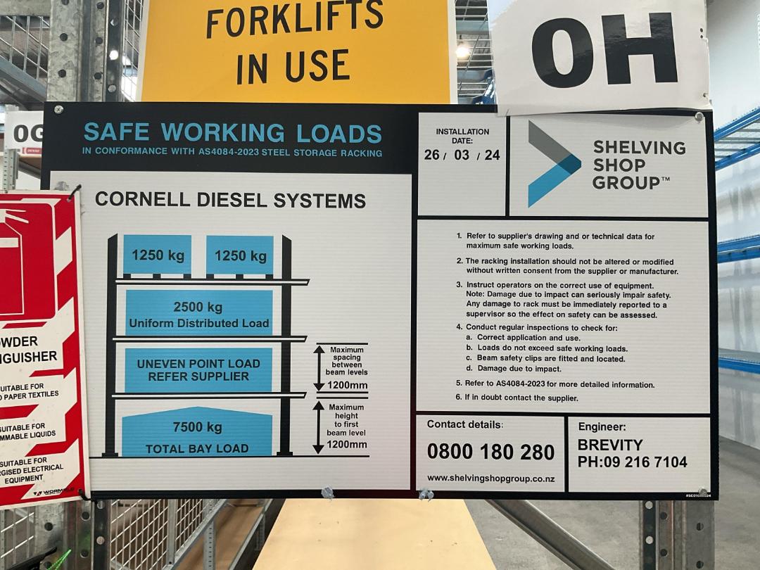 Photo '14' of Silver & Blue Pallet Racking