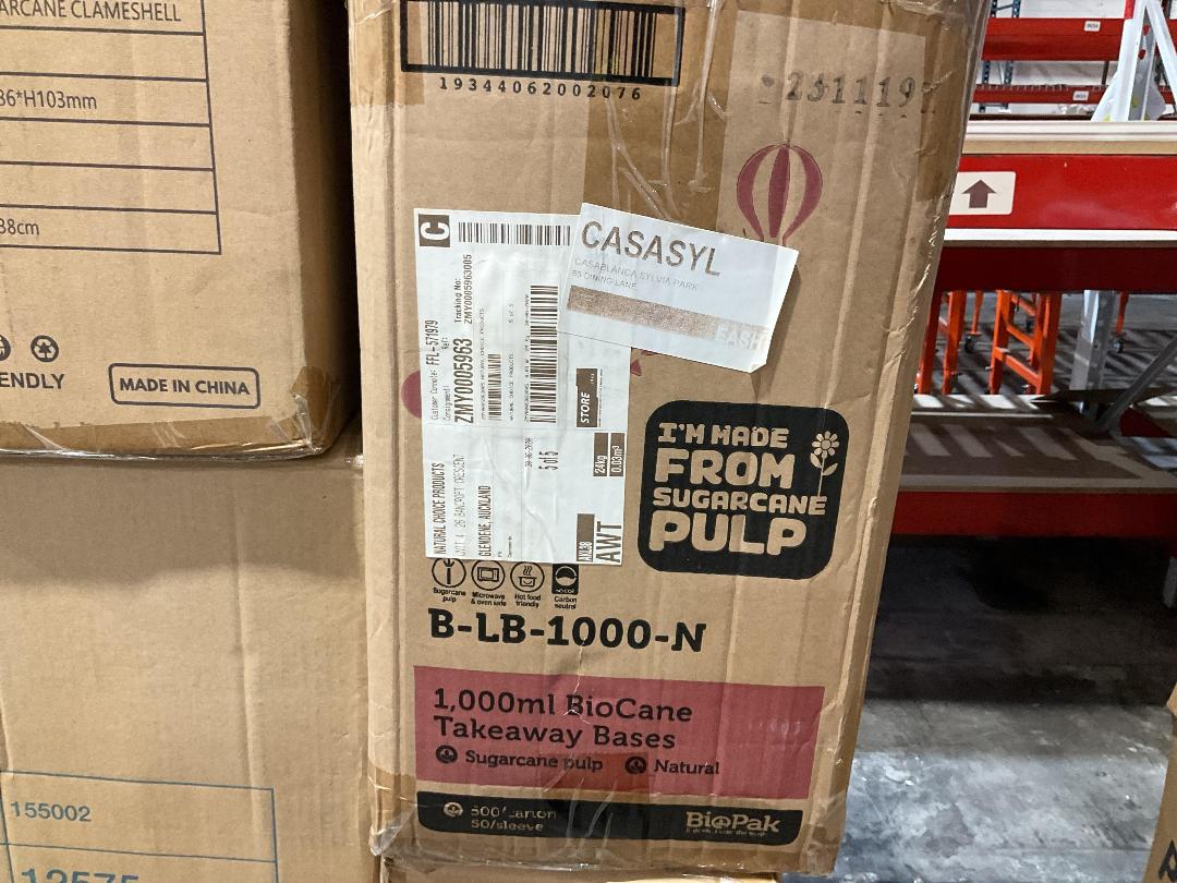 Photo '6' of Bulk Assortment of Paper Takeaway Lids, Bases, Cups, Cup Holders Photo '6' of Bulk Assortment of Paper Takeaway Lids, Bases, Cups, Cup Holders