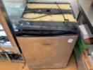 Thumbnail '1' of Mini fridge BROKEN