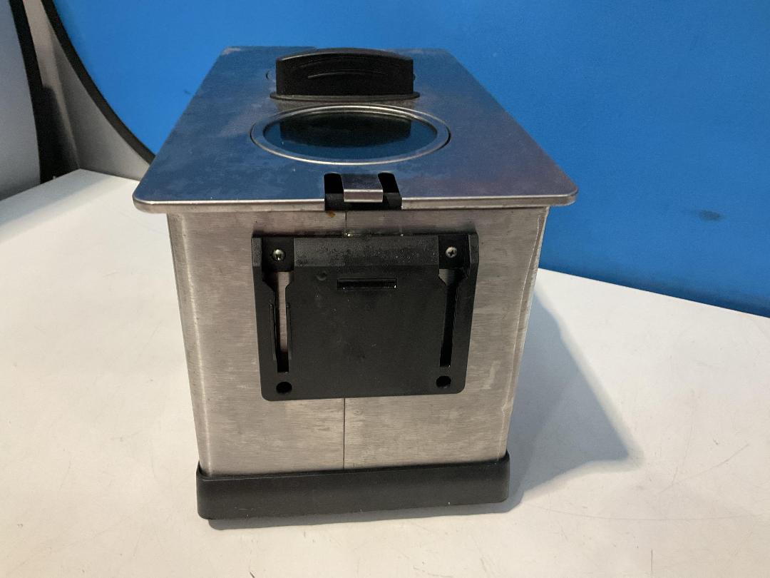 Photo '8' of AKAI 3L Deep Fryer - Model DF-035 - Does Not Work, Use for Parts Only