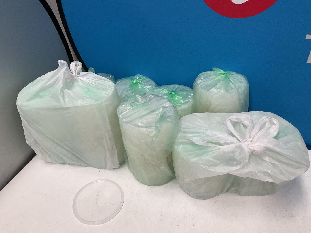 Photo '17' of Various Lids and Some Containers