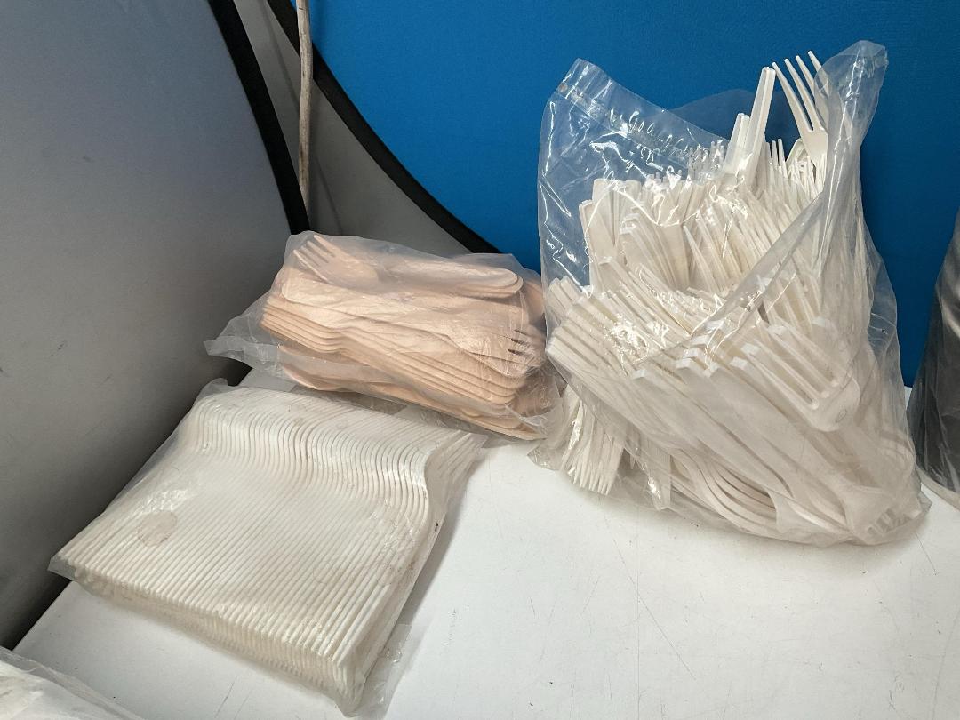 Photo '11' of Brown Paper-Like Bags, Serviettes, Plastic-Like Forks, Coffee Cups Etc