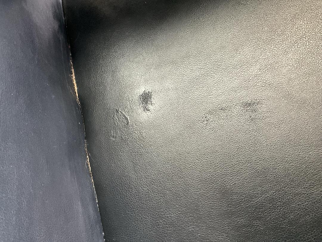 Photo '5' of Hairdressing / Barbering Salon Chair - Black