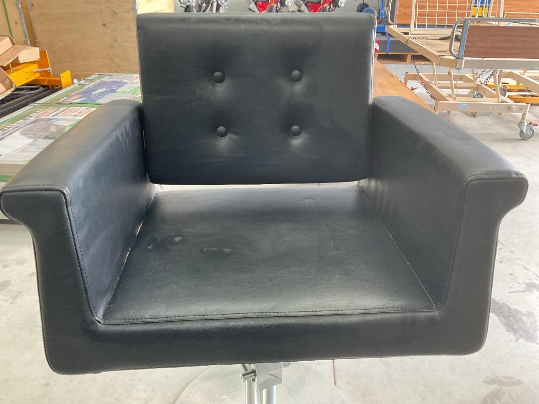 Photo '9' of Hairdressing / Barbering Salon Chair - Black