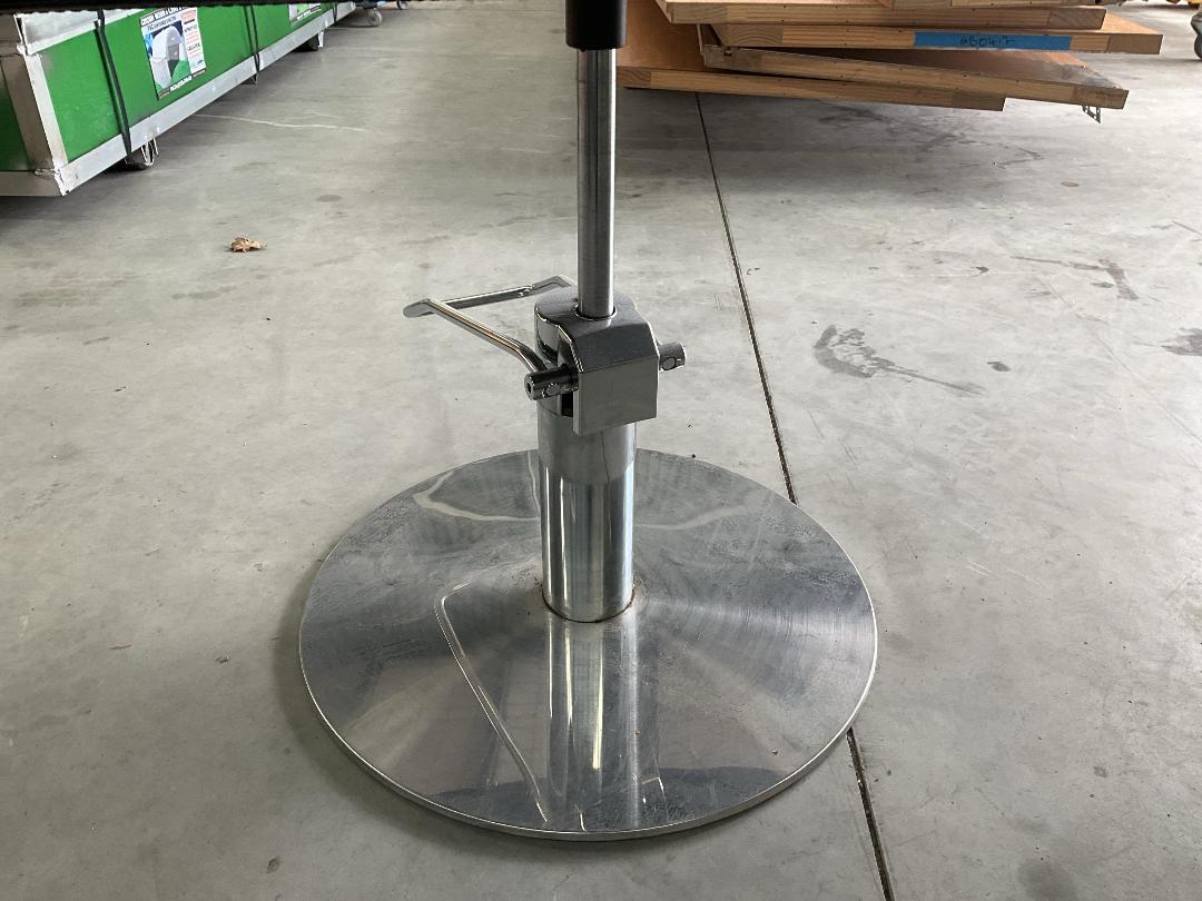 Photo '10' of Hairdressing / Barbering Salon Chair - Black