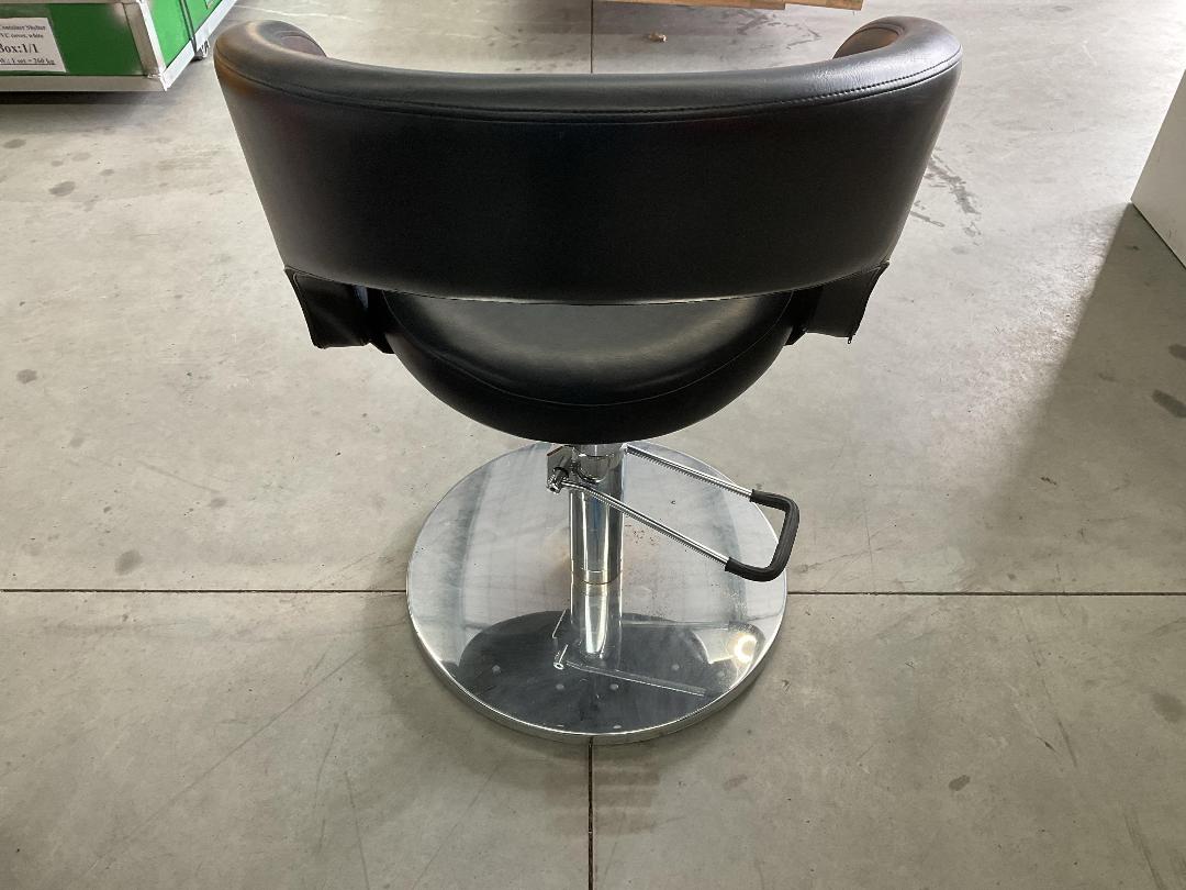 Photo '13' of Hairdressing / Barbering Salon Chair - Black Photo '13' of Hairdressing / Barbering Salon Chair - Black