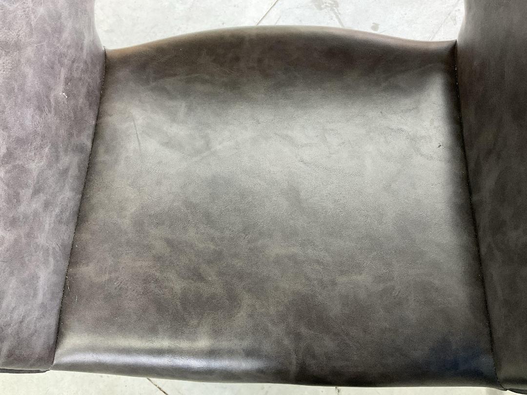 Photo '2' of Hairdressing / Barbering Salon Chair - Black