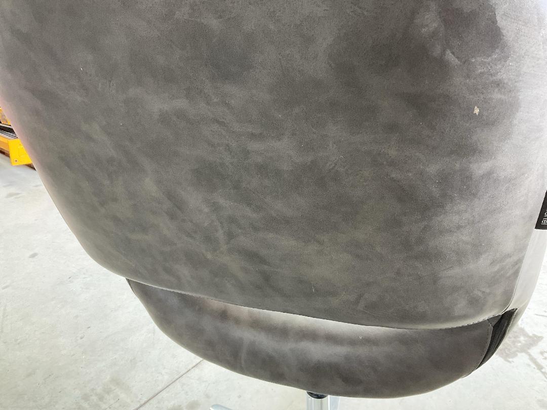 Photo '12' of Hairdressing / Barbering Salon Chair - Black