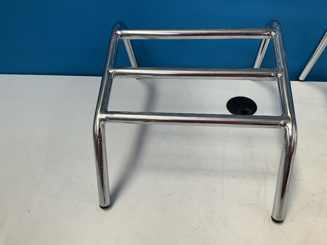 Photo '4' of 4x Metal-Like Silver Coloured Foot Rests