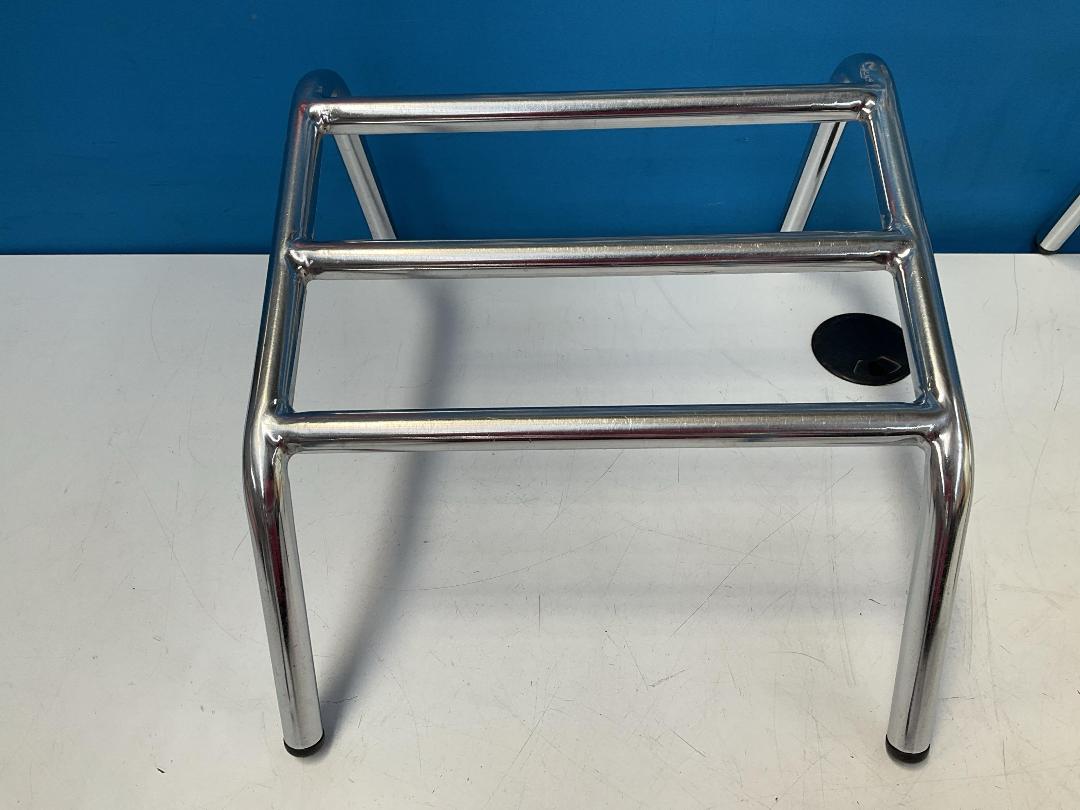 Photo '2' of 4x Metal-Like Silver Coloured Foot Rests