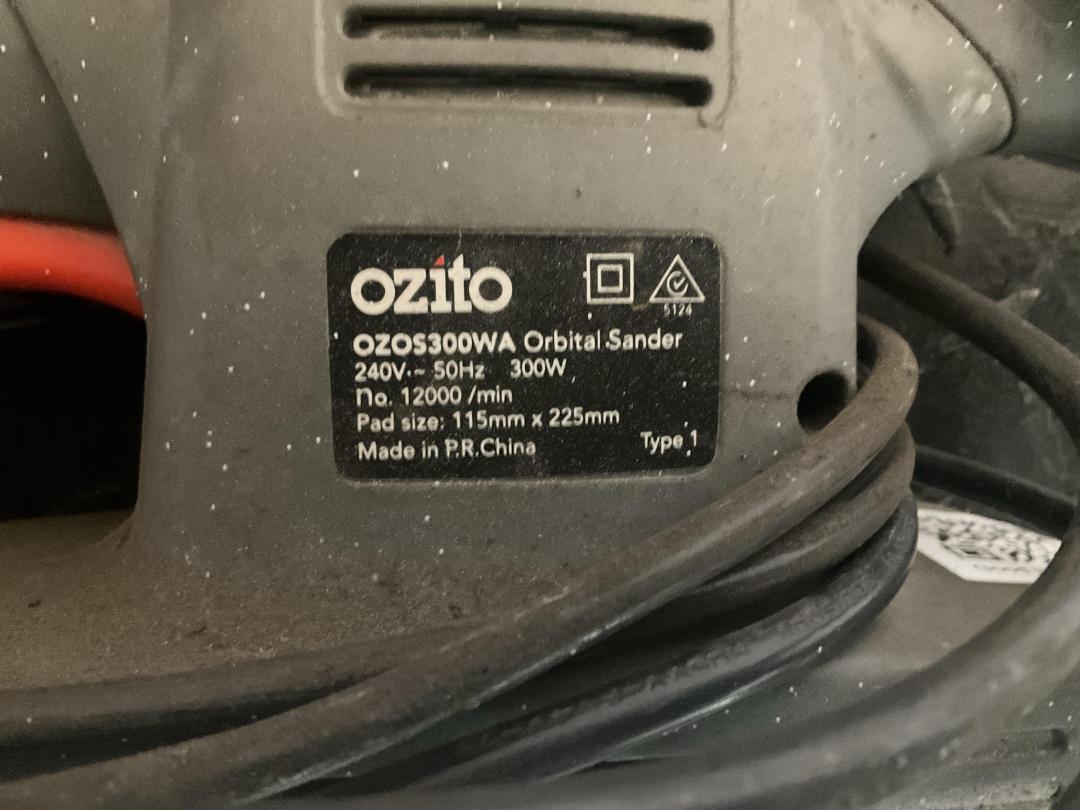 Photo '3' of Ozito orbital sander Photo '3' of Ozito orbital sander
