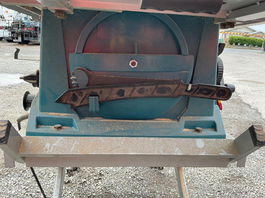 Photo '7' of Makita MLT100 Table Saw