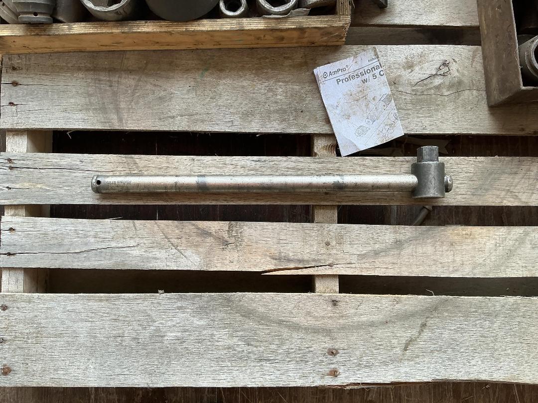 Photo '4' of Large Sockets