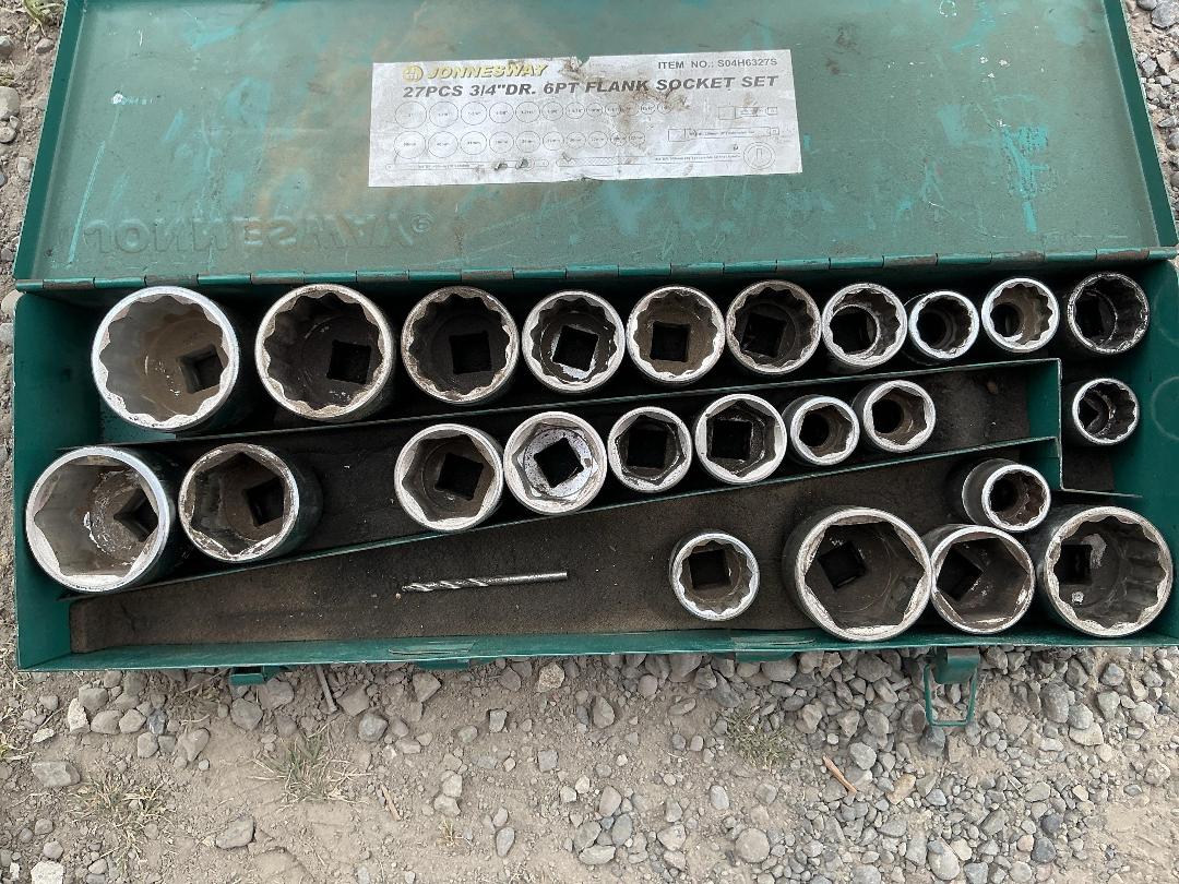 Photo '3' of Jonnesway Flank Socket Set