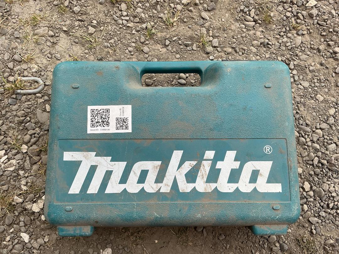 Photo '4' of Makita GA5030 Angle Grinder