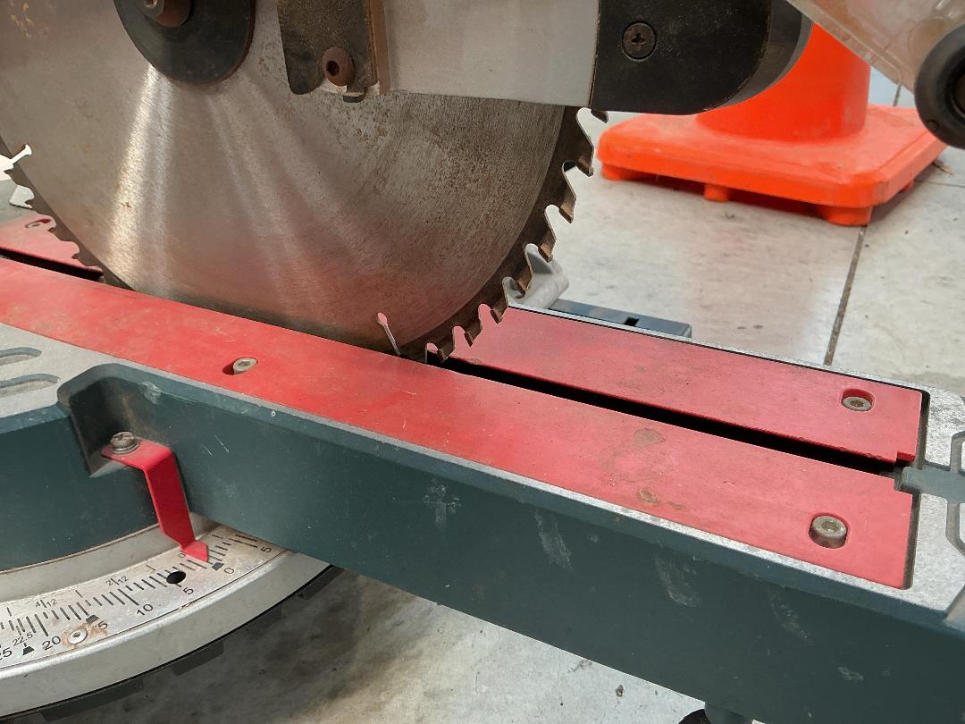 Photo '6' of Bosch Sliding Mitre Saw