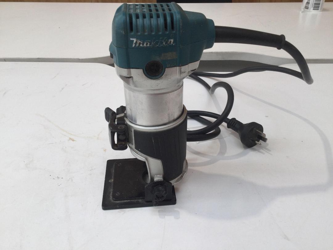 Photo '3' of Makita Compact Router