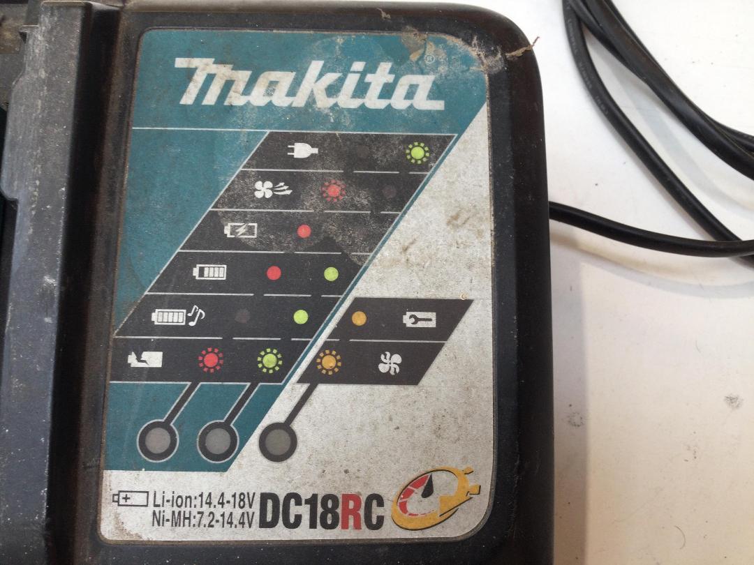 Photo '5' of Makita Battery Charger