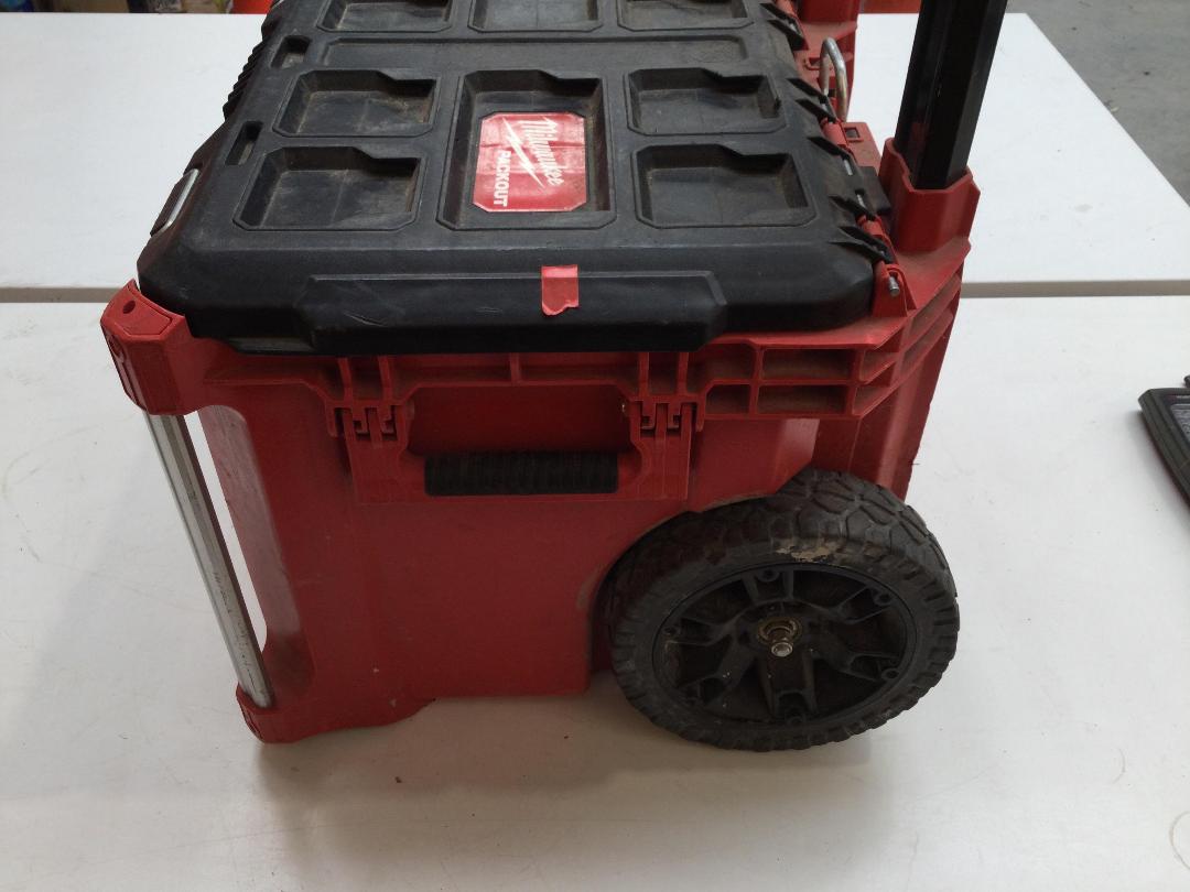 Photo '3' of Milwaukee PACKOUT Rolling Toolbox