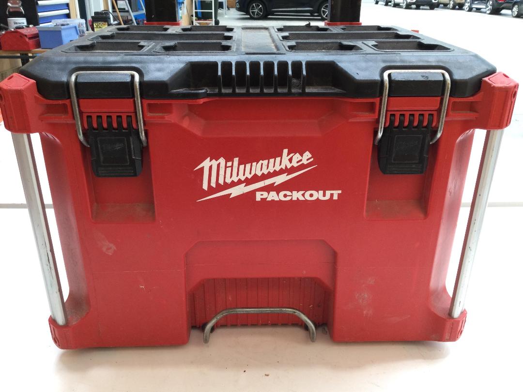 Photo '2' of Milwaukee PACKOUT Rolling Toolbox