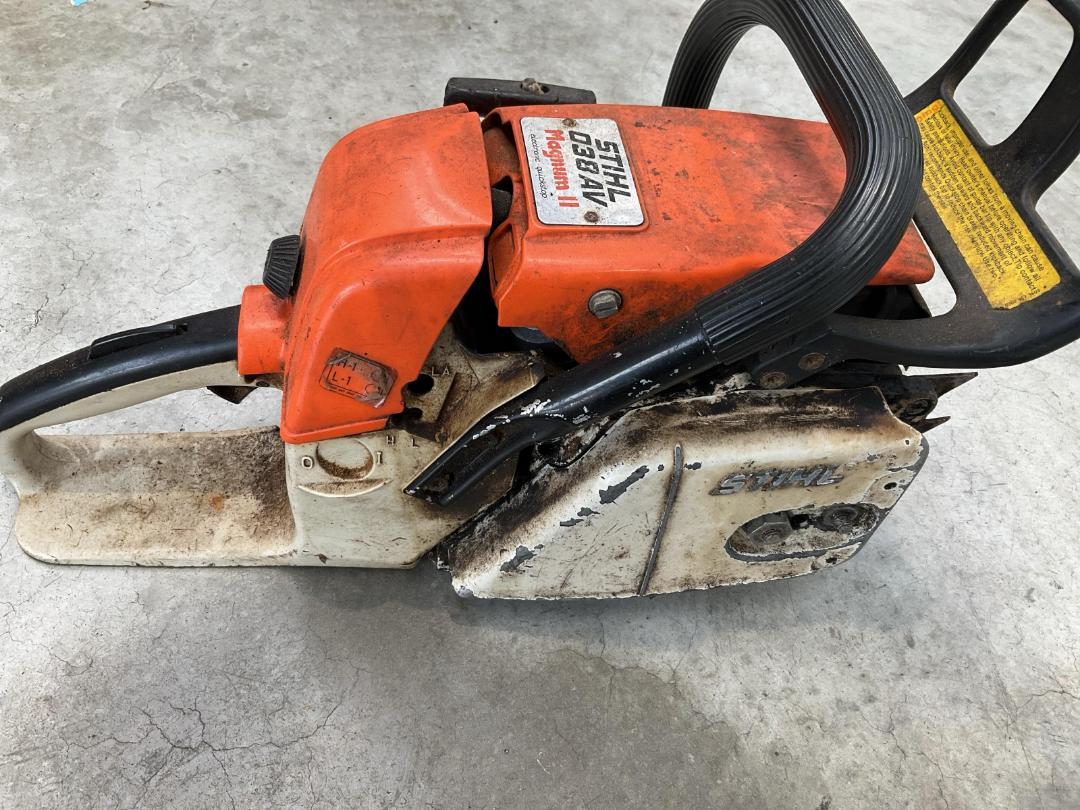 Photo '3' of STIHL Chainsaw Photo '3' of STIHL Chainsaw