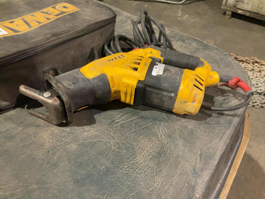 Photo '2' of DeWALT Compact Reciprocating Saw