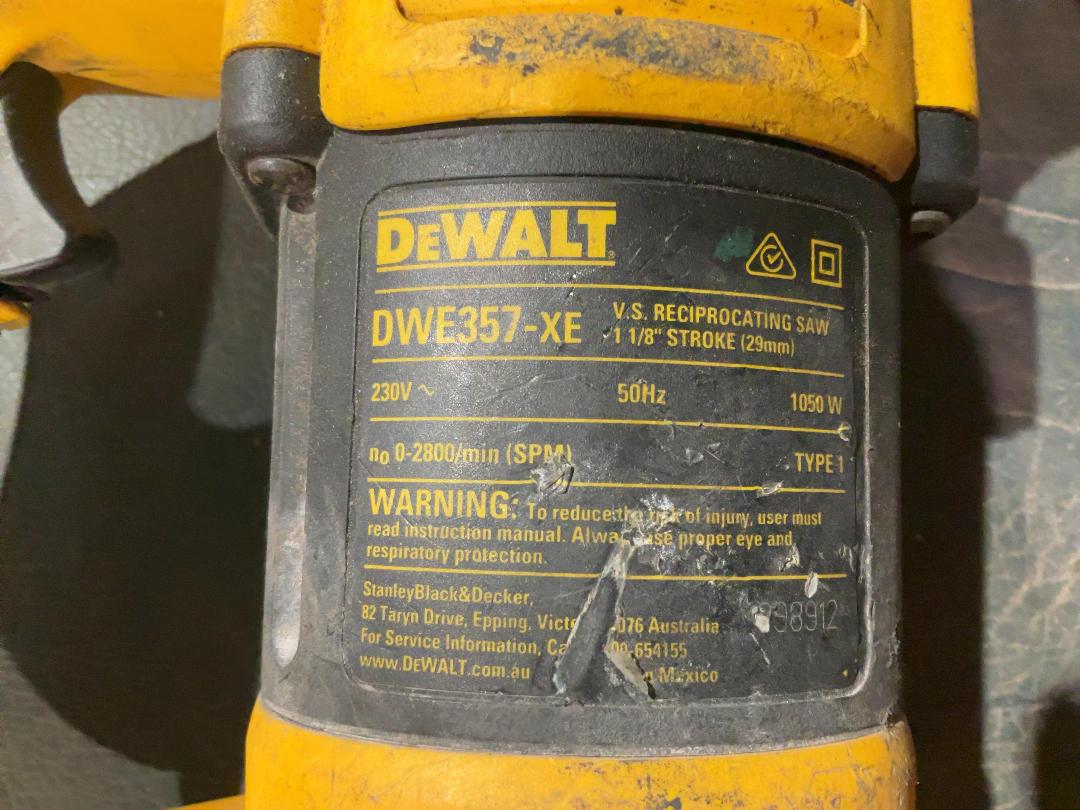 Photo '4' of DeWALT Compact Reciprocating Saw