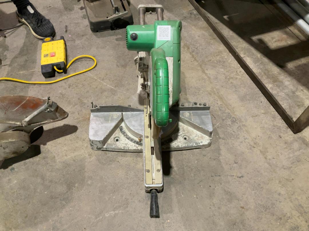 Photo '3' of Hitachi Sliding Compound Miter Saw