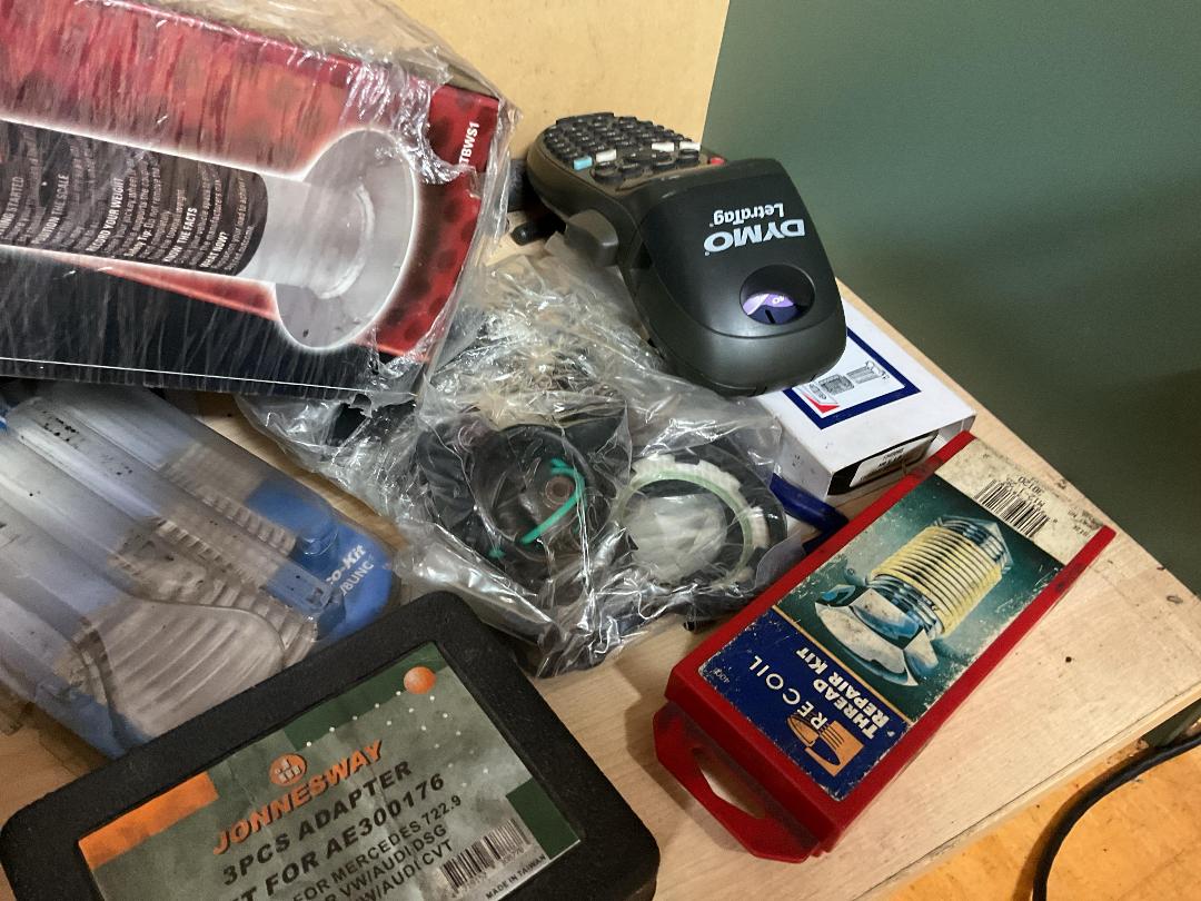 Photo '4' of Assortment of workshop resources and kits