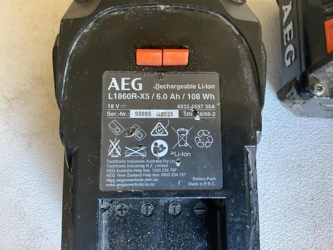 Photo '6' of AEG Battery & Chargers Photo '6' of AEG Battery & Chargers