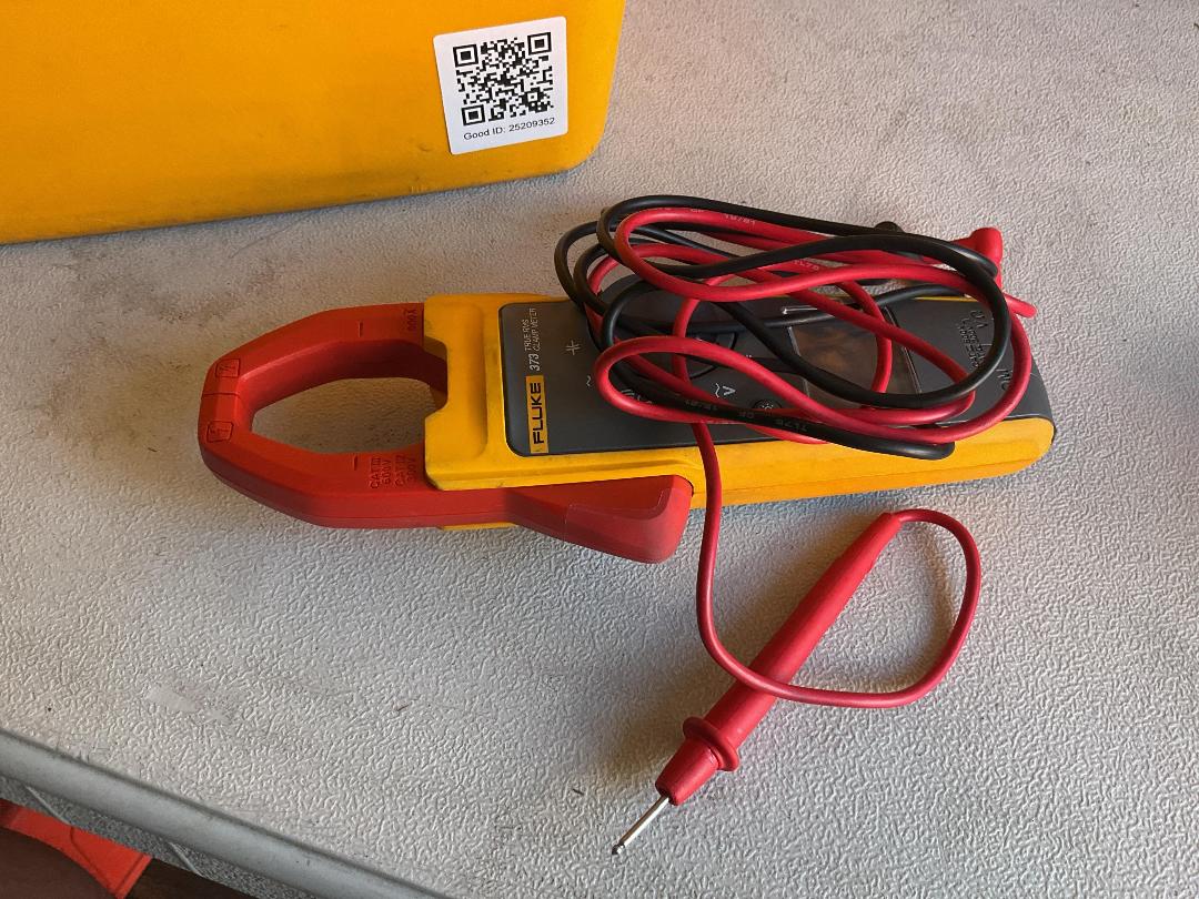 Photo '6' of Fluke
Multifunction Tester & True RMS Clamp Meter