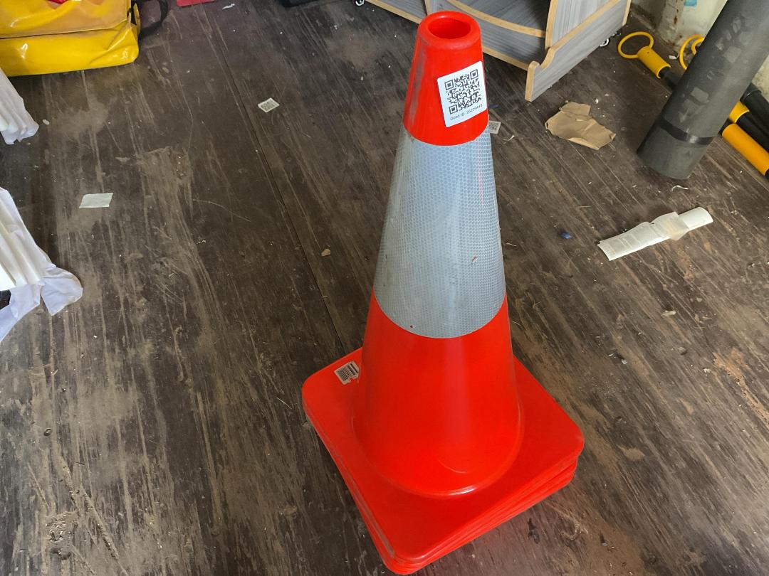 Photo '3' of Traffic Cones x4