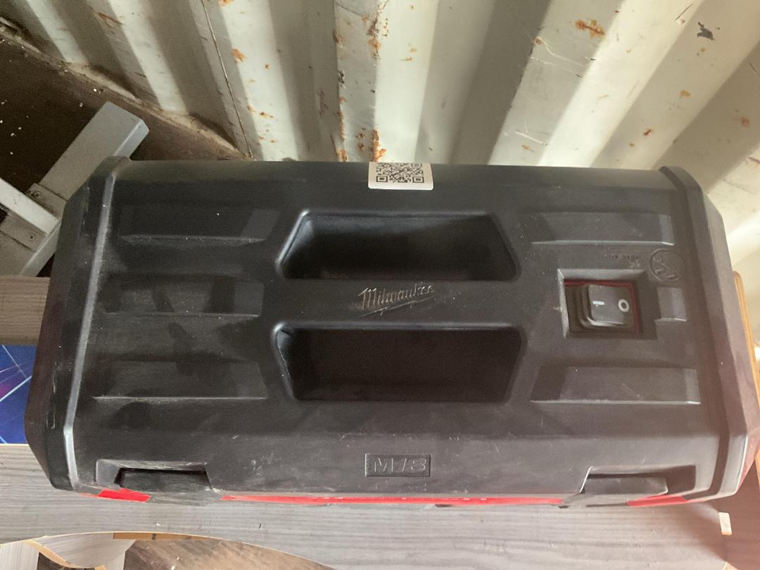 Photo '2' of Milwaukee Wet & Dry Vacuum Photo '2' of Milwaukee Wet & Dry Vacuum