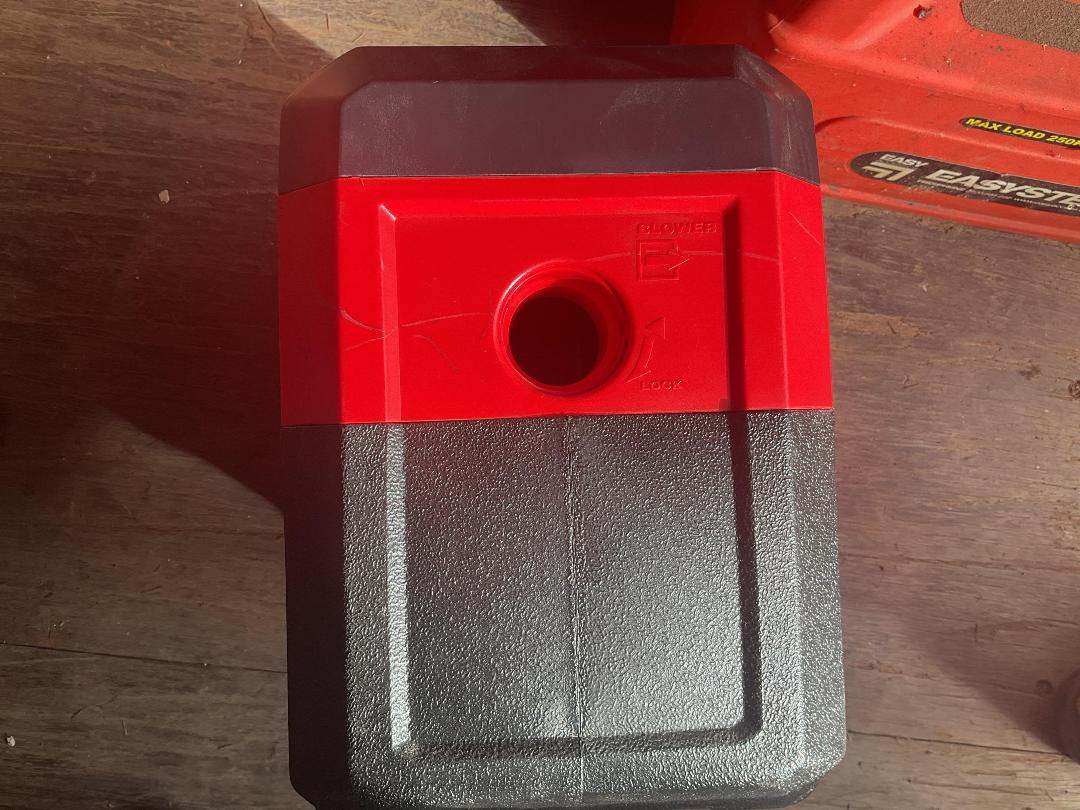 Photo '6' of Milwaukee Wet & Dry Vacuum Photo '6' of Milwaukee Wet & Dry Vacuum