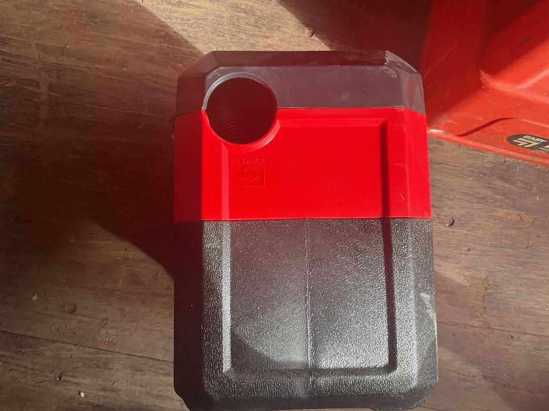 Photo '7' of Milwaukee Wet & Dry Vacuum Photo '7' of Milwaukee Wet & Dry Vacuum